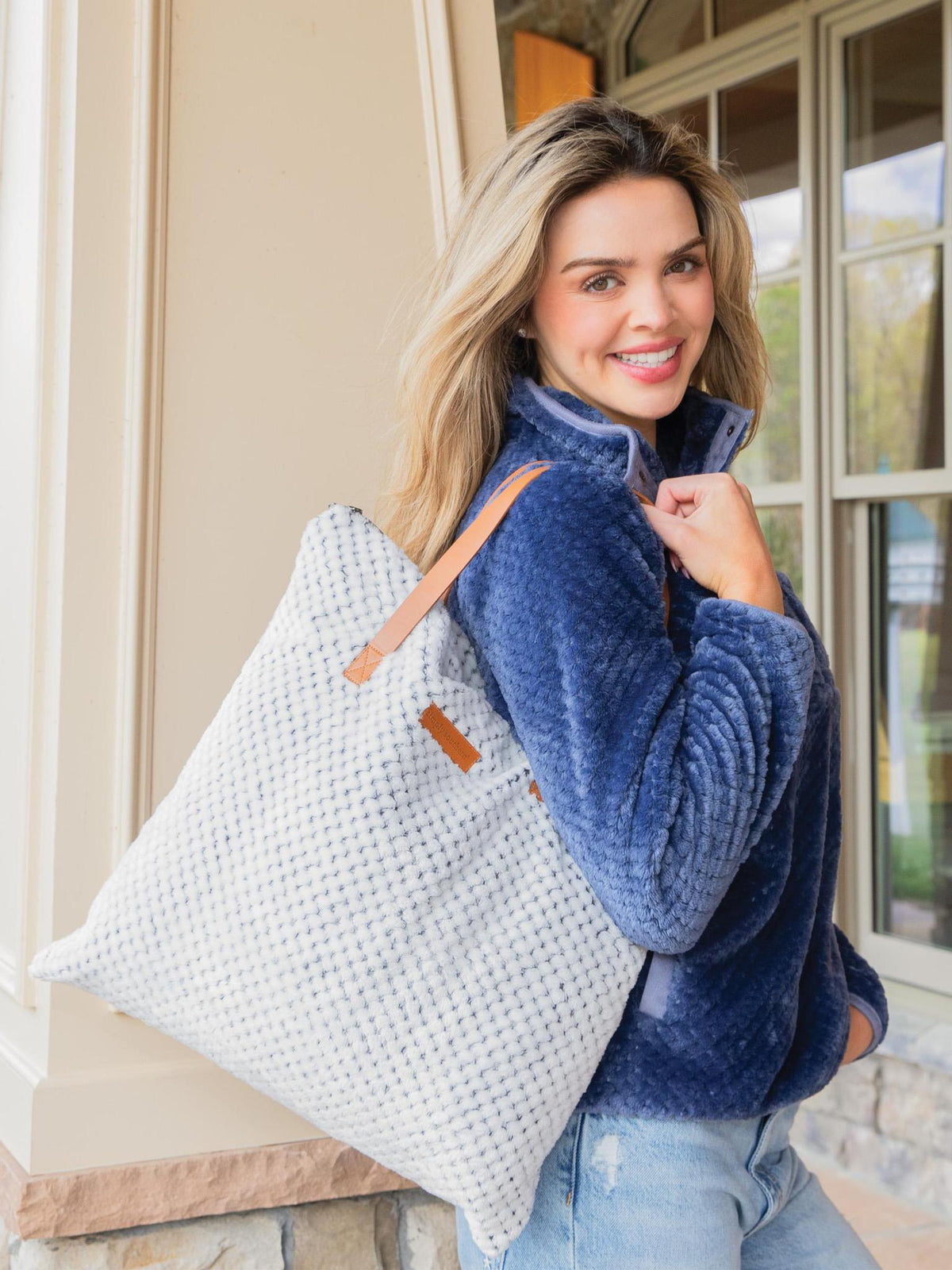 Blanket in Tote